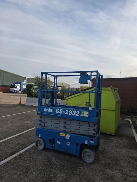 Genie GS-1932 Electric Scissor Lift image 2